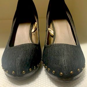 Dark Denham High heels with studded accent